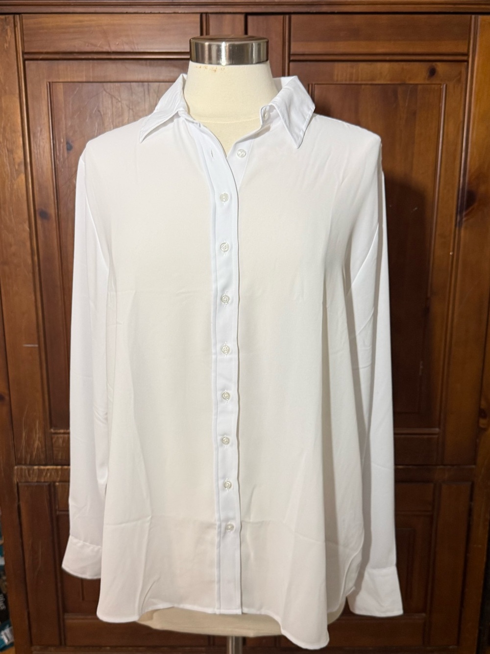 The Shirt by Rochelle Behrens The Signature Shirt White Poly Crepe Size XL NWT